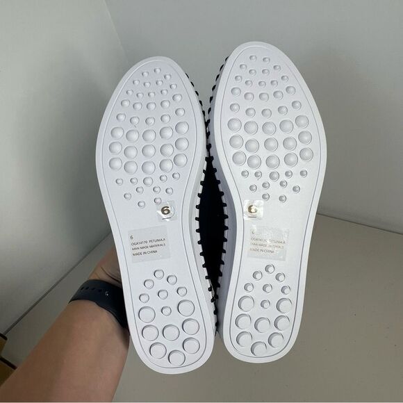 New In Box Project Cloud Petunia Black Flat Pull On Sneakers Size 6 EU 37 - Picture 6 of 10